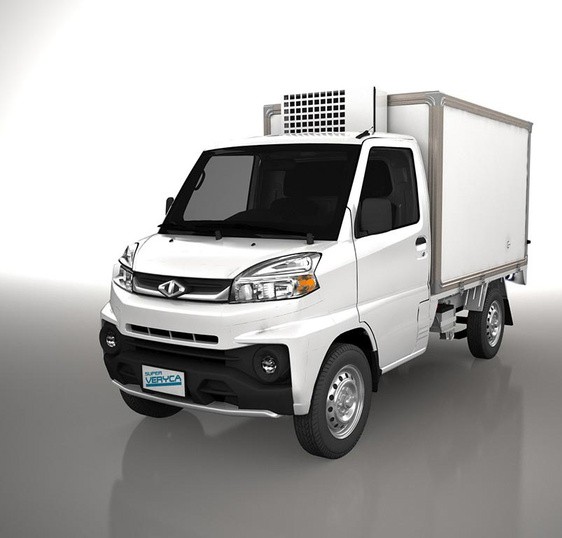 CMC Delica D-Series with insulated box body, side profile